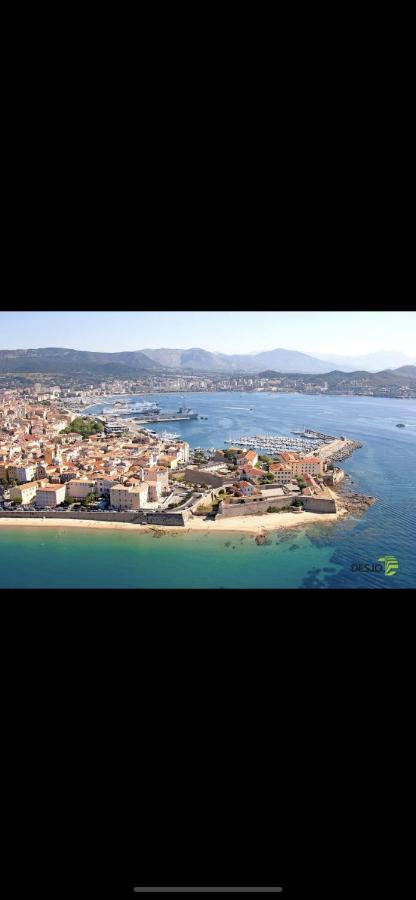 Ajaccio Magnifique T2 45M2 Neuf 5 Personnes Clim Wifi Stationnement Gratuit Centre Ville Plage A 300M Exteriér fotografie