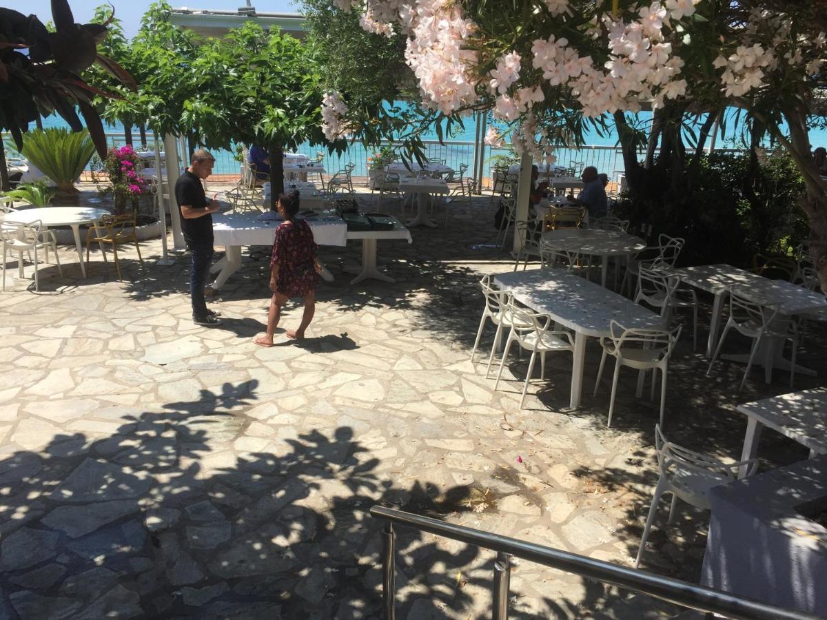 Ajaccio Magnifique T2 45M2 Neuf 5 Personnes Clim Wifi Stationnement Gratuit Centre Ville Plage A 300M Exteriér fotografie